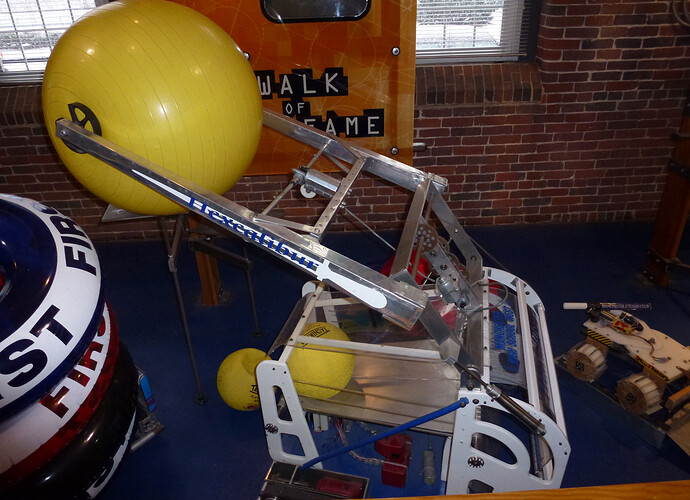 FIRST-HQrobots1.jpg