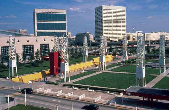 intlplaza.jpg