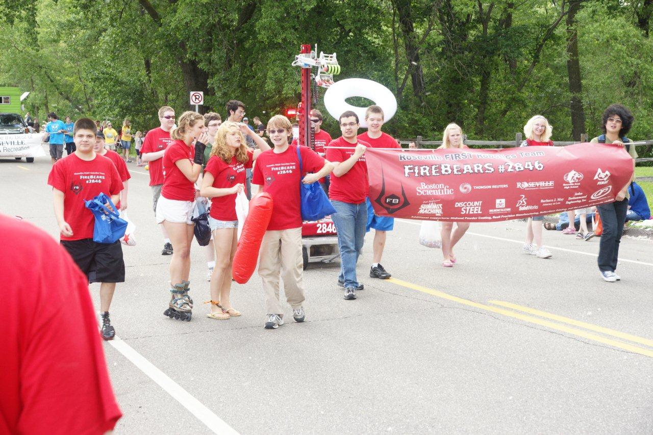 pic Roseville FireBears at the Roseville Parade CDMedia Photos