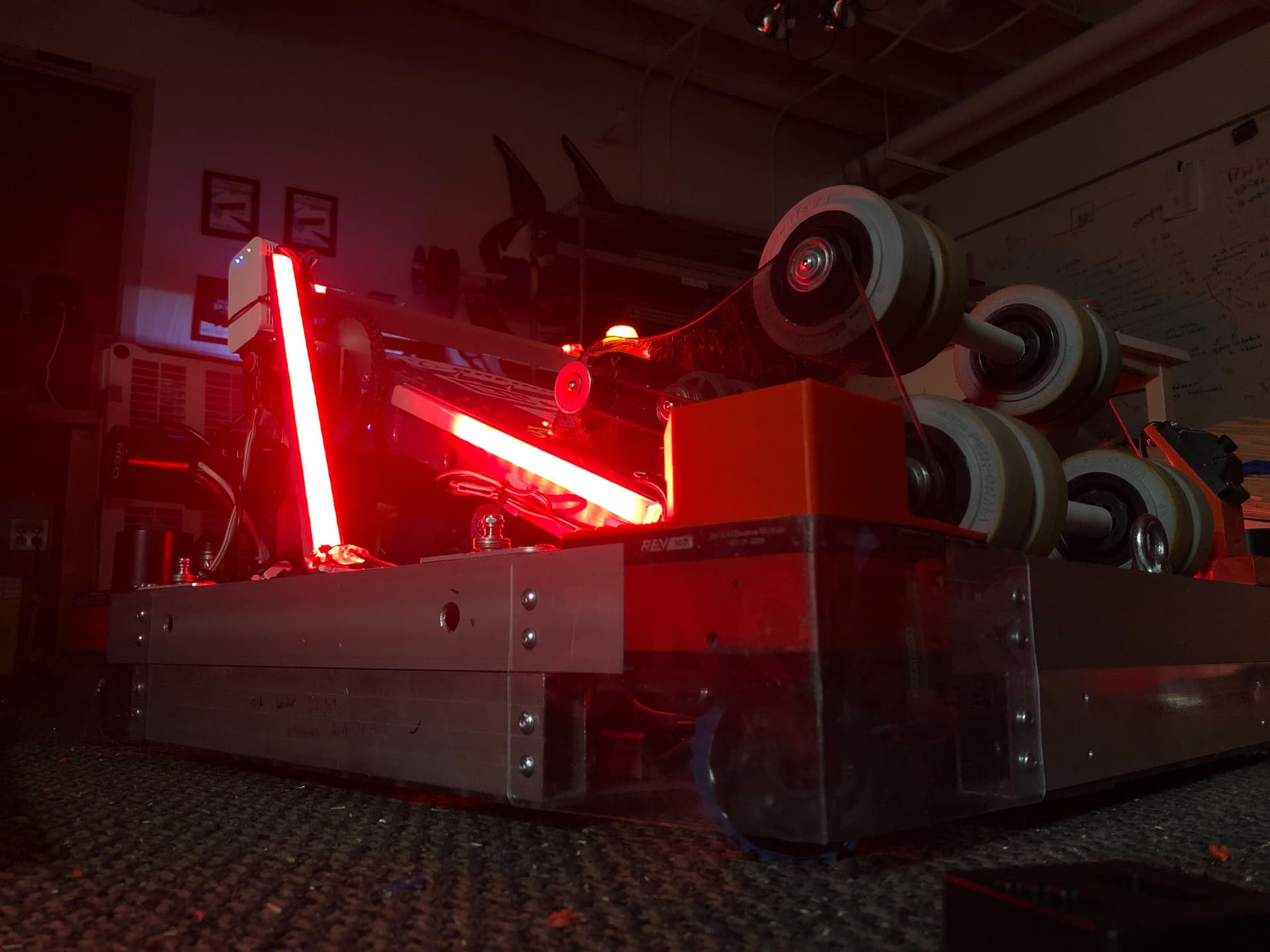 artsy-robot-photos-890-by-tom-line-cd-media-photos-chief-delphi