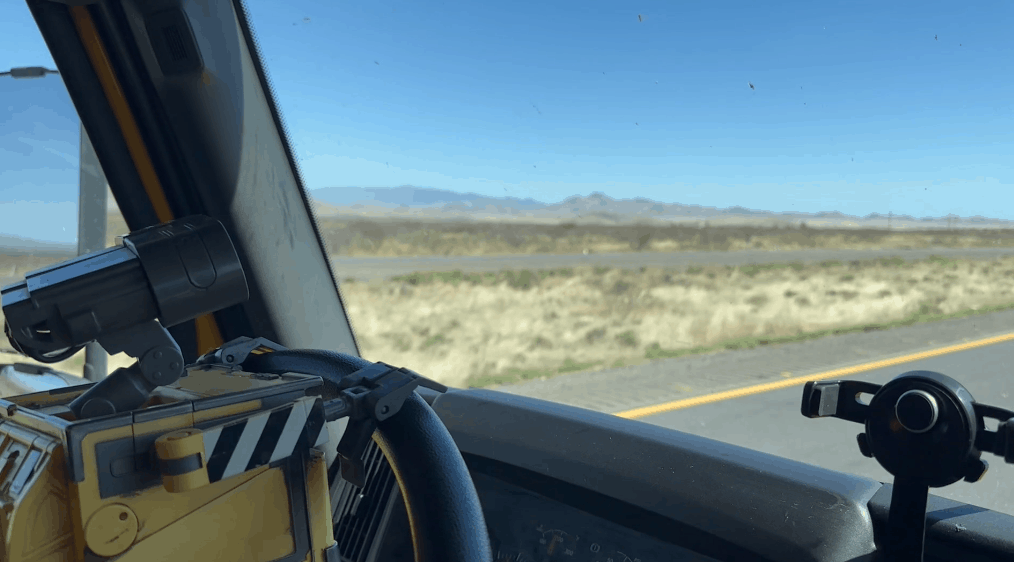 WALL-E_Driving_Truck2
