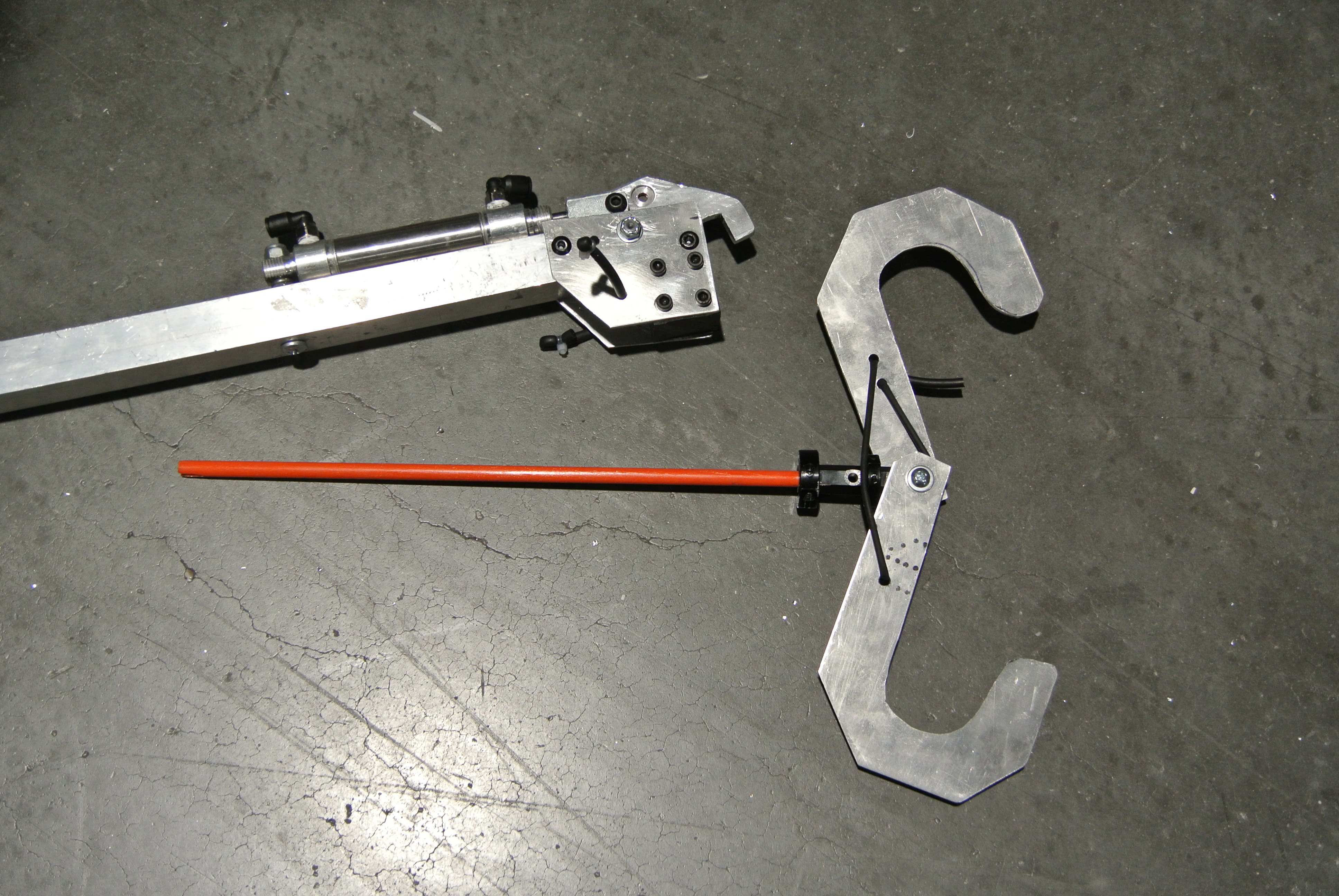 pic Simple hook delivery system CDMedia Photos Chief Delphi